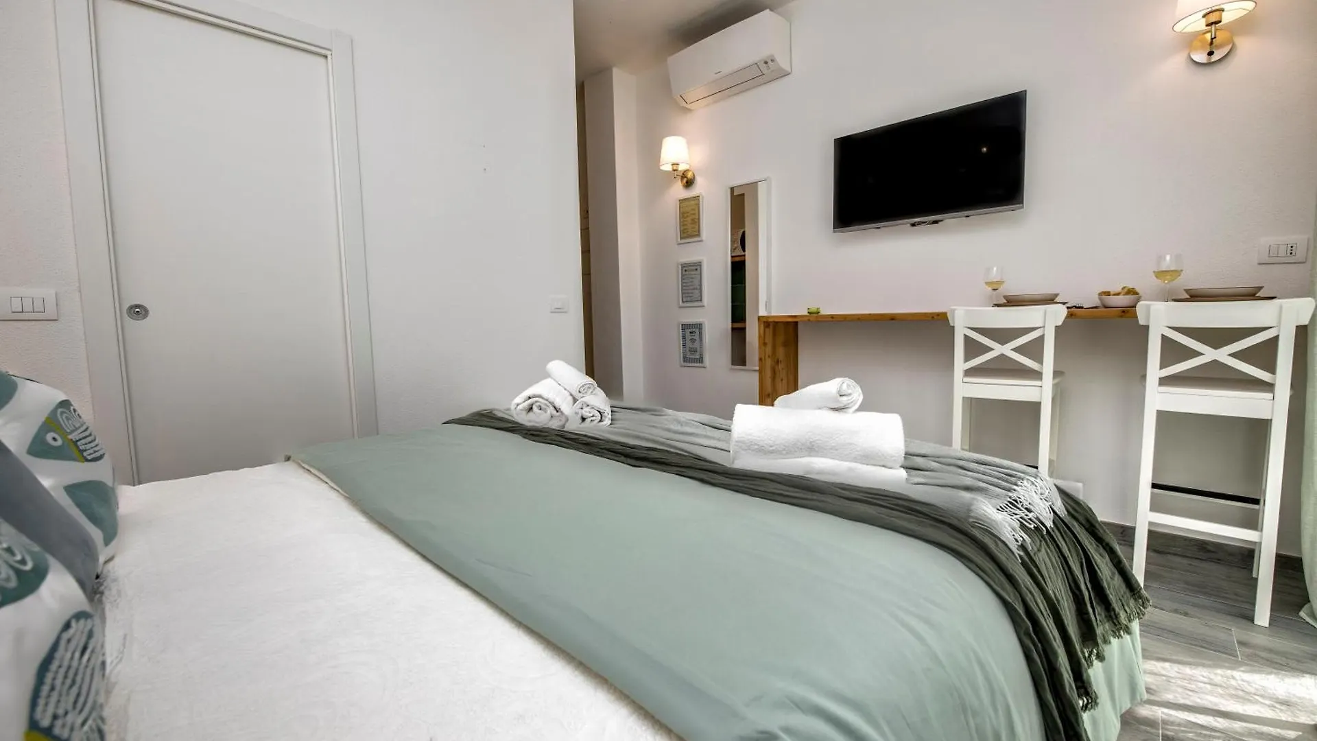 Amoneglia, 2 Minutes Walk To The Beach, Pvt Park Moneglia
