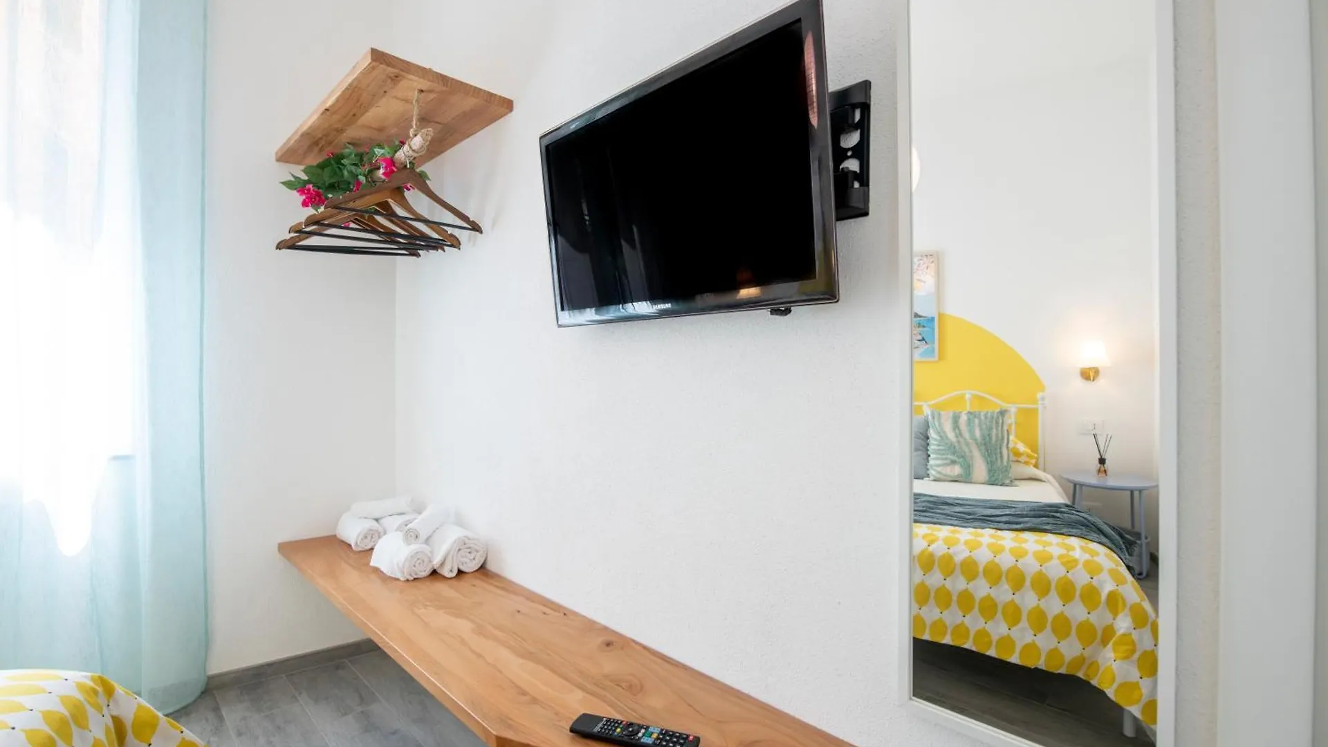 Amoneglia, 2 Minutes Walk To The Beach, Pvt Park Italy
