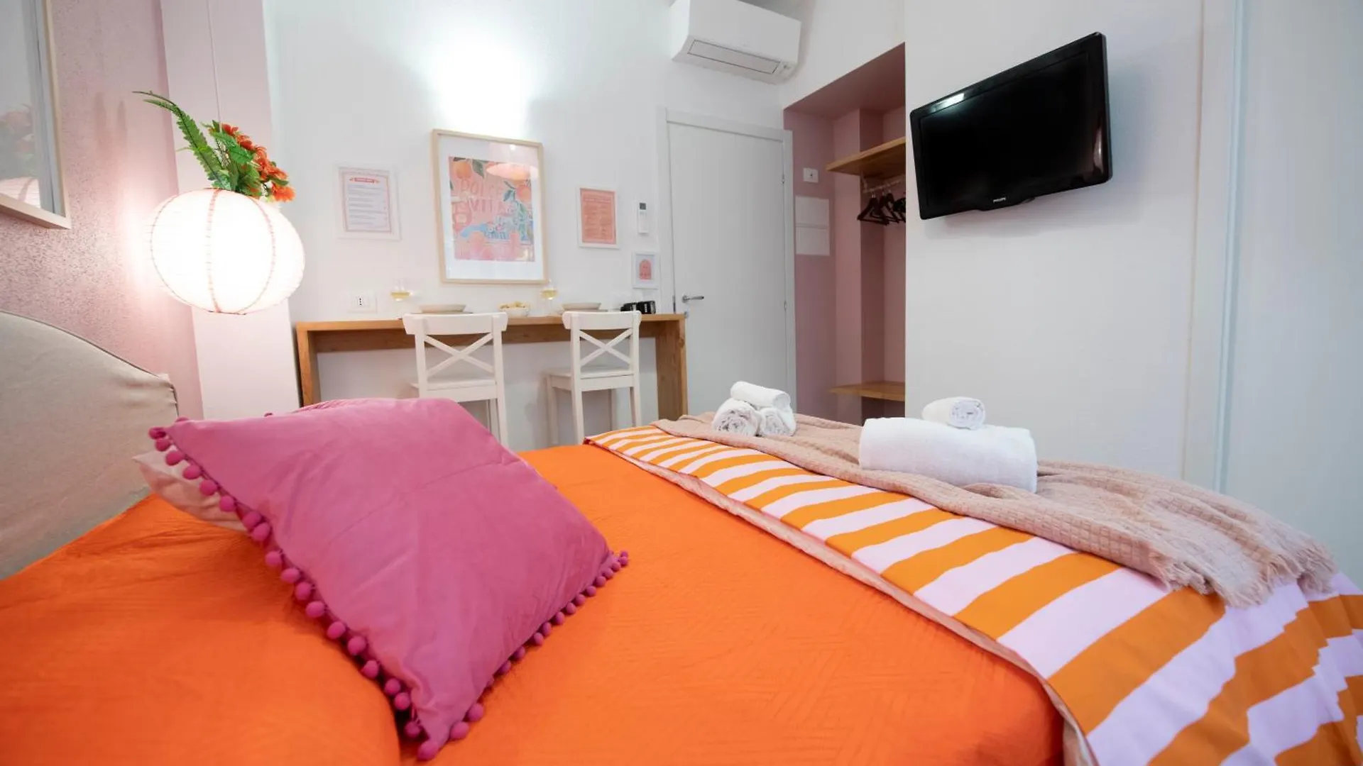 Guest house Amoneglia, 2 Minutes Walk To The Beach, Pvt Park