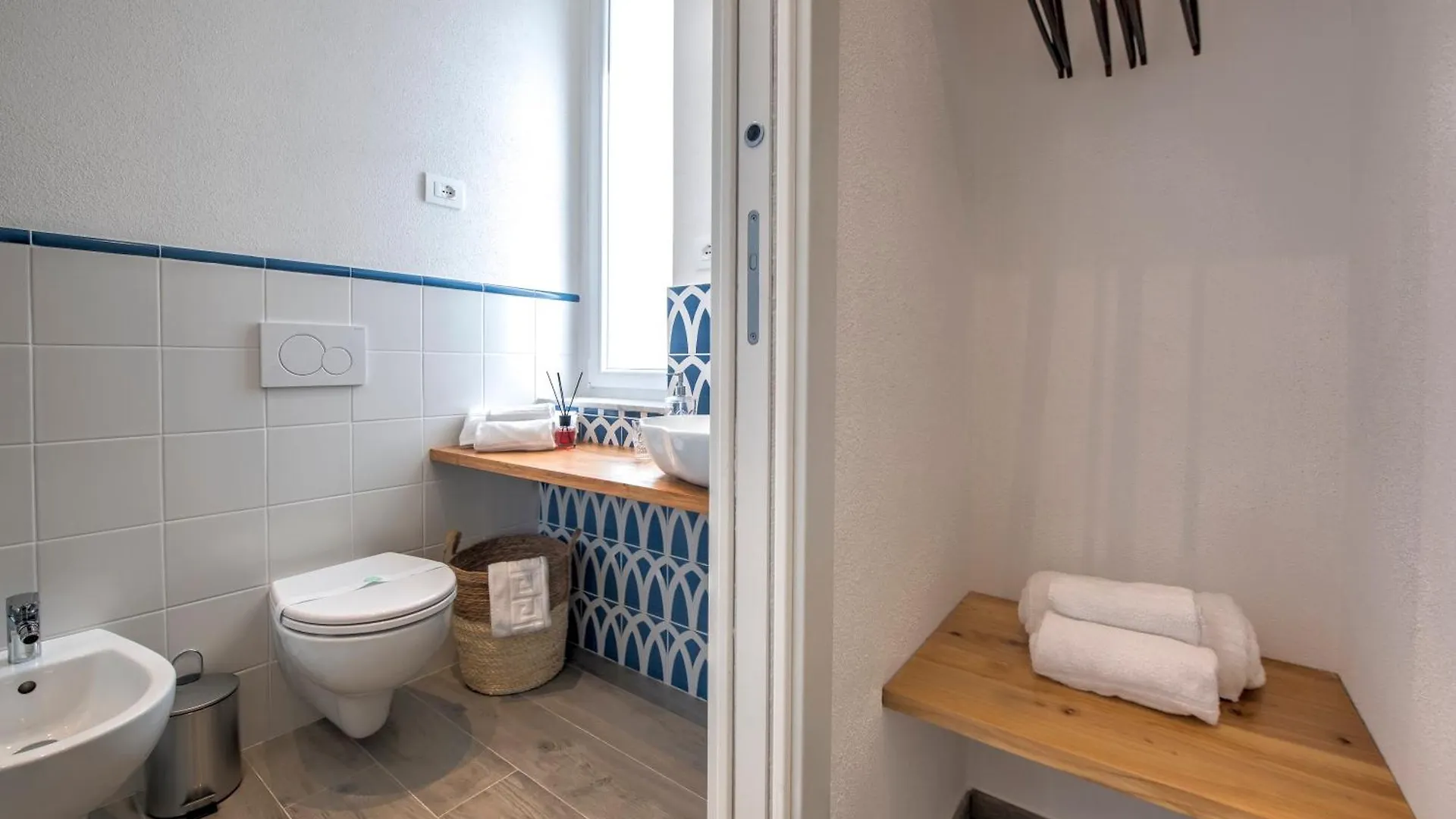 Amoneglia, 2 Minutes Walk To The Beach, Pvt Park Guest house Moneglia